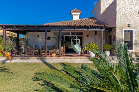 Продажа дома в Эль-Пуэрто-де-Санта-Мария, Кадис, Испания 4 спальни, 385м2 №62026 - фото 1