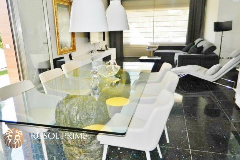 Villa till salu Sitges, Barcelona, Spanien 5 sovrum, 300 kvm. Nr. 8830 - foto 9