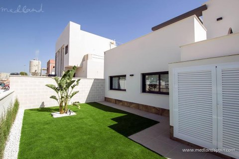 Villa till salu i San Miguel de Salinas, Alicante, Spanien 3 sovrum, 92 kvm. Nr. 9367 - foto 3