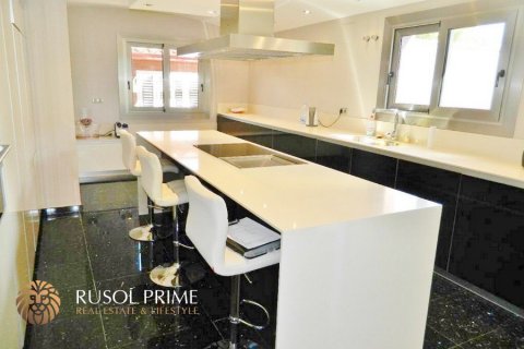 Villa till salu Sitges, Barcelona, Spanien 5 sovrum, 300 kvm. Nr. 8830 - foto 11