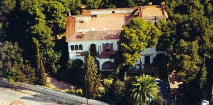 Villa i Castelldefels, Barcelona, Spanien 1000 kvm. Nr. 8845