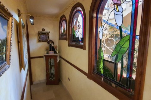 Villa till salu i Callao Salvaje, Tenerife, Spanien 7 sovrum, 383 kvm. Nr. 18384 - foto 16