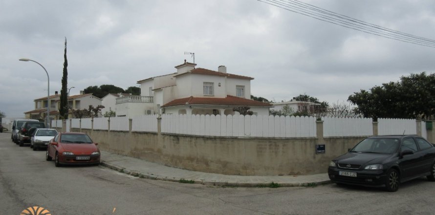 Hus i El Vendrell, Tarragona, Spanien 4 sovrum, 160 kvm. Nr. 11626