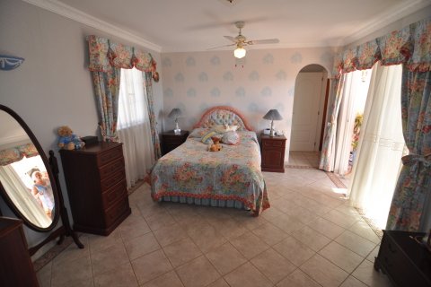 Villa till salu i Callao Salvaje, Tenerife, Spanien 4 sovrum, 180 kvm. Nr. 18381 - foto 19