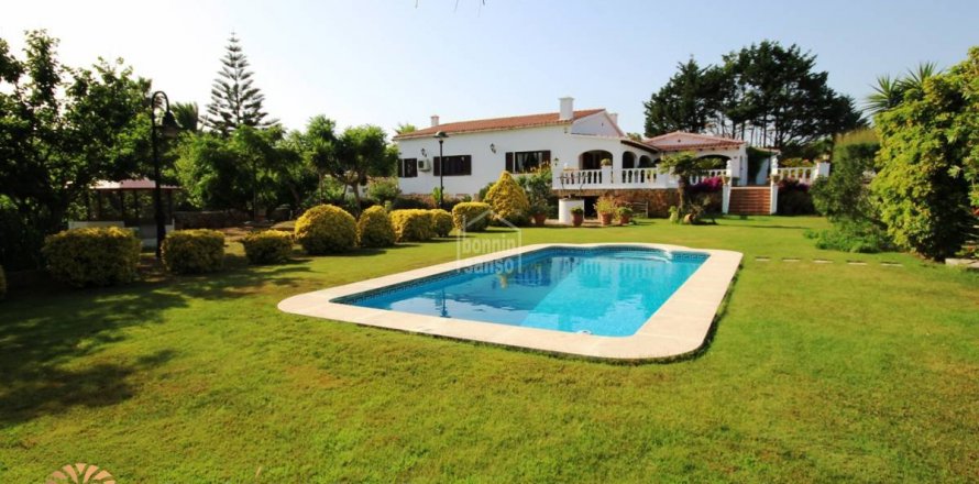 Villa i Alaior, Menorca, Spanien 4 sovrum, 298 kvm. Nr. 11373