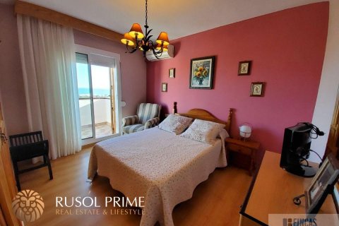 Hus till salu Coma-Ruga, Tarragona, Spanien 4 sovrum, 120 kvm. Nr. 11595 - foto 9