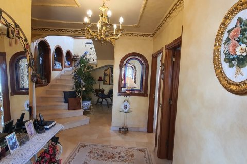 Villa till salu i Callao Salvaje, Tenerife, Spanien 7 sovrum, 383 kvm. Nr. 18384 - foto 9