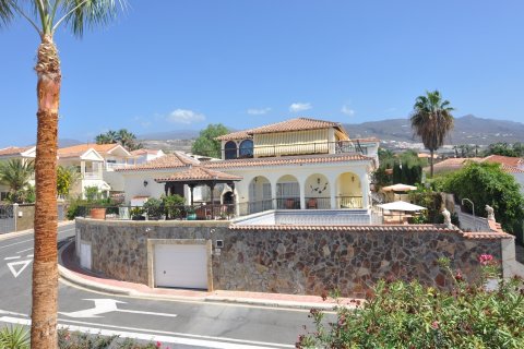 Villa till salu i Callao Salvaje, Tenerife, Spanien 7 sovrum, 383 kvm. Nr. 18384 - foto 1