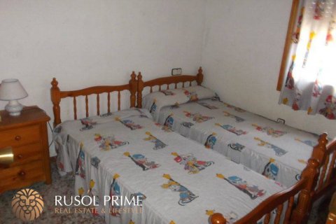 Hus till salu i Coma-Ruga, Tarragona, Spanien 8 sovrum, 150 kvm. Nr. 11657 - foto 10