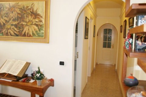 Villa till salu i La Florida, Alicante, Spanien 3 sovrum, 270 kvm. Nr. 18346 - foto 23