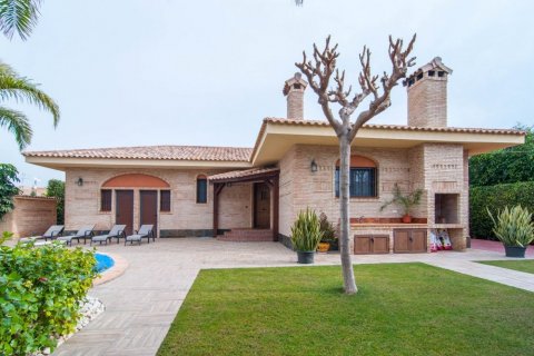 Villa till salu i San Vicente del Raspeig, Alicante, Spanien 5 sovrum, 739 kvm. Nr. 25161 - foto 29