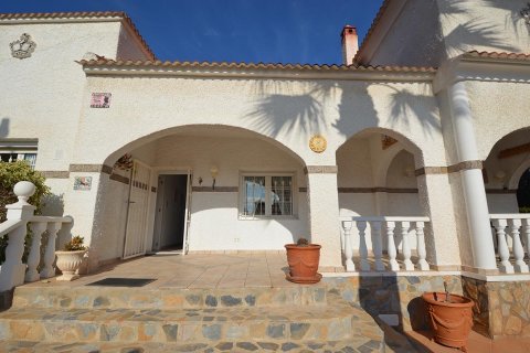 Villa till salu i La Zenia, Alicante, Spanien 3 sovrum, 180 kvm. Nr. 19368 - foto 10