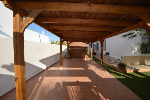 Villa till salu Cabo Roig, Alicante, Spanien 3 sovrum, 239 kvm. Nr. 19355 - foto 7