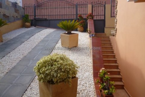 Villa till salu Torviscas, Tenerife, Spanien 4 sovrum, 400 kvm. Nr. 24286 - foto 2
