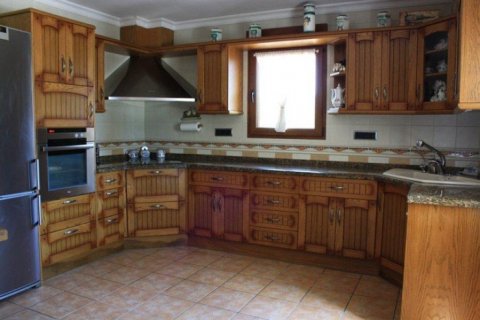 Villa till salu Benissa, Alicante, Spanien 5 sovrum, 272 kvm. Nr. 24862 - foto 4