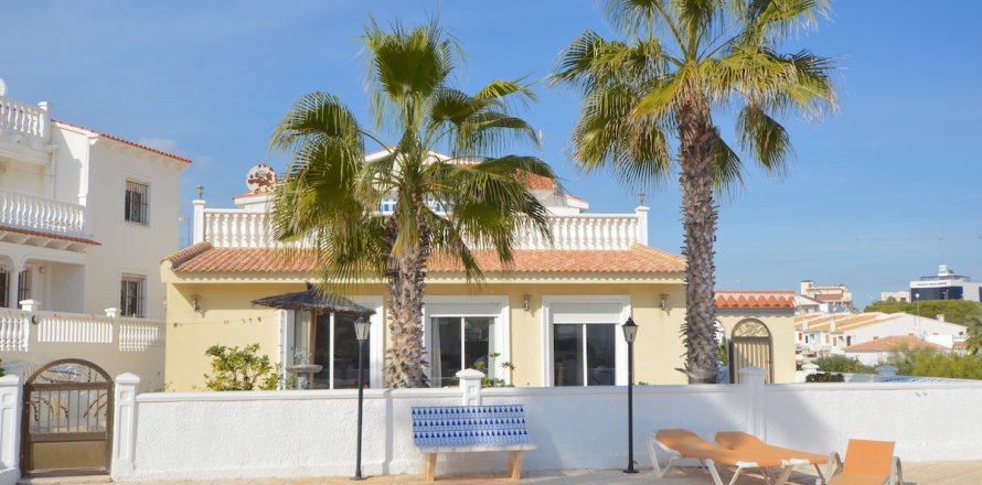 Villa i Playa Flamenca II, Alicante, Spanien 3 sovrum, 220 kvm. Nr. 19299