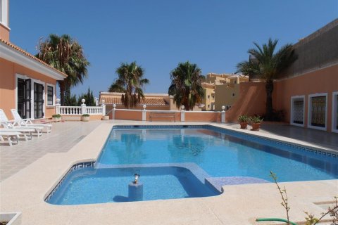 Villa till salu i Calpe, Alicante, Spanien 5 sovrum, 460 kvm. Nr. 25148 - foto 15