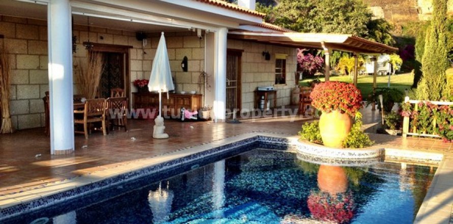Villa Acantilado De Los Gigantes, Tenerife, Spanien 4 sovrum, 120 kvm. Nr. 24311