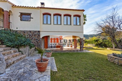 Villa till salu i Calonge, Girona, Spanien 5 sovrum, 457 kvm. Nr. 30216 - foto 8