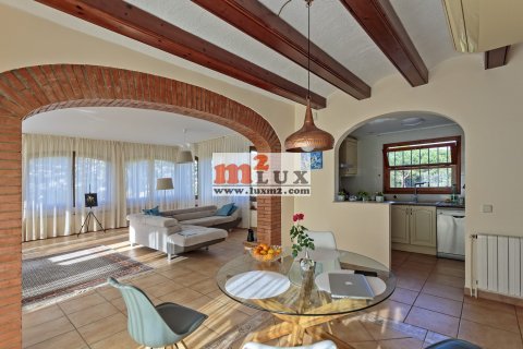 Villa till salu i Calonge, Girona, Spanien 5 sovrum, 457 kvm. Nr. 30216 - foto 24