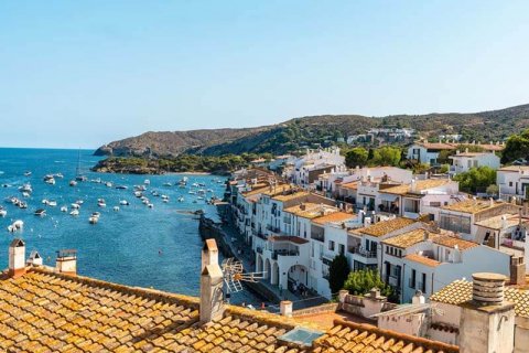 Investing in tourist real estate in Spain: risks and opportunities