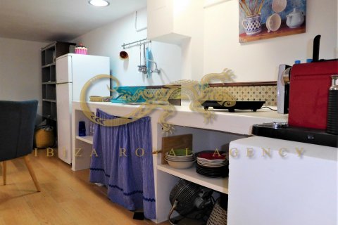 Lägenhet för uthyrning i Cala de Bou, Ibiza, Spanien 2 sovrum, 80 kvm. Nr. 30854 - foto 5