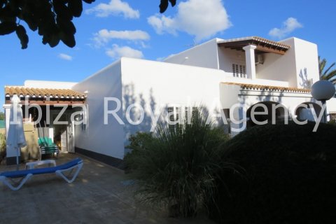 Villa till salu i San Jordi De Ses Salines, Ibiza, Spanien 3 sovrum, 200 kvm. Nr. 30867 - foto 5