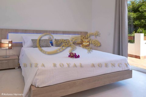 Villa till salu i Port Des Torrent, Ibiza, Spanien 4 sovrum, 372 kvm. Nr. 30797 - foto 27