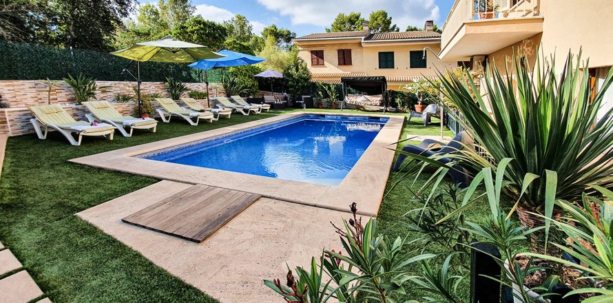 Villa i Port D'alcudia, Mallorca, Spanien 5 sovrum, 270 kvm. Nr. 33516