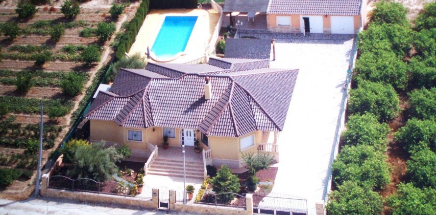 Villa i Orihuela, Alicante, Spanien 4 sovrum, 240 kvm. Nr. 34443
