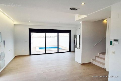 Villa till salu i La Zenia, Alicante, Spanien 3 sovrum, 117 kvm. Nr. 9419 - foto 9