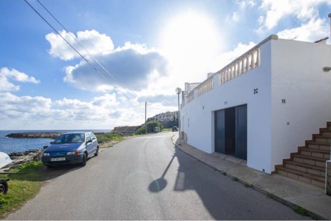 Radhus till salu i Es Castell, Menorca, Spanien 3 sovrum, 125 kvm. Nr. 23561 - foto 12
