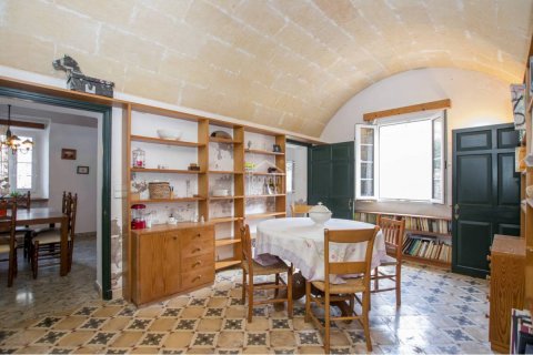 Radhus till salu Ciutadella De Menorca, Menorca, Spanien 5 sovrum, 243 kvm. Nr. 24233 - foto 3
