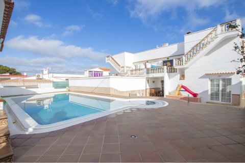 Villa till salu i Son Vilar, Menorca, Spanien 4 sovrum, 211 kvm. Nr. 23807 - foto 1