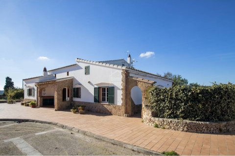 Hus till salu i Alaior, Menorca, Spanien 5 sovrum, 298 kvm. Nr. 24029 - foto 1