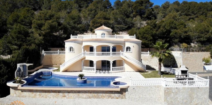 Villa i Calpe, Alicante, Spanien 4 sovrum, 380 kvm. Nr. 39559