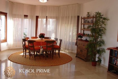 Villa till salu i Calpe, Alicante, Spanien 3 sovrum, 250 kvm. Nr. 39452 - foto 3