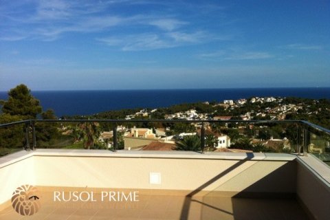 Villa till salu Moraira, Alicante, Spanien 4 sovrum, 497 kvm. Nr. 39358 - foto 4
