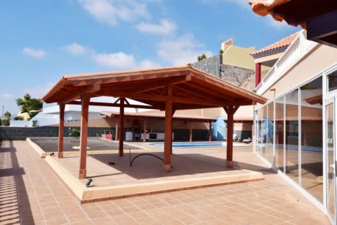 Villa till salu i Adeje, Tenerife, Spanien 4 sovrum, 750 kvm. Nr. 44479 - foto 2