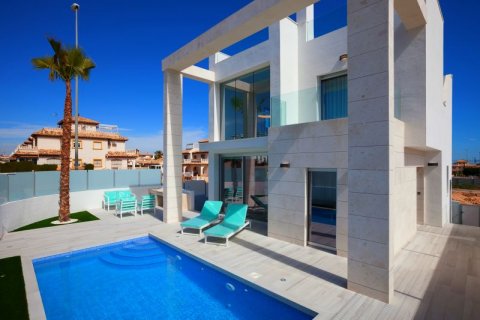 Villa till salu i Alicante, Spanien 3 sovrum, 405 kvm. Nr. 42634 - foto 2