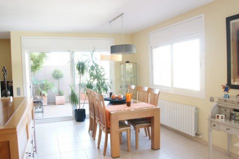 Villa till salu Barcelona, Spanien 4 sovrum, 250 kvm. Nr. 41465 - foto 1