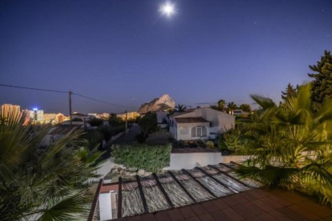 Villa till salu i Calpe, Alicante, Spanien 5 sovrum, 260 kvm. Nr. 43834 - foto 2