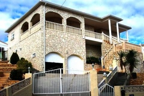 Villa till salu i La Nucia, Alicante, Spanien 3 sovrum, 320 kvm. Nr. 45359 - foto 4