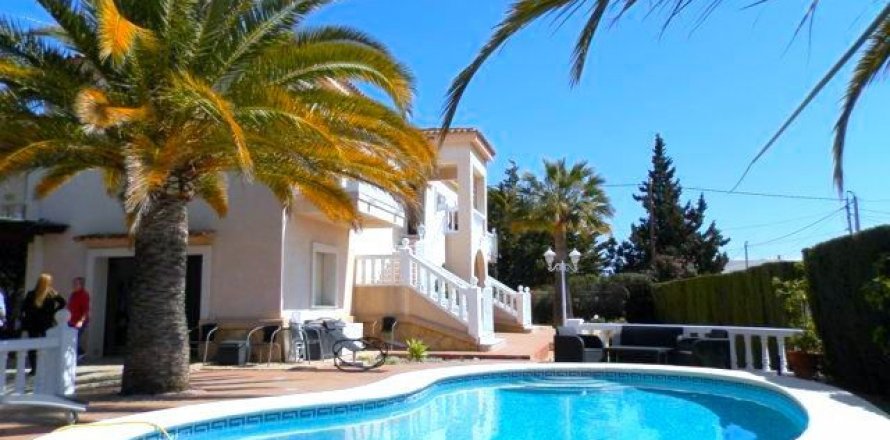 Villa i Calpe, Alicante, Spanien 4 sovrum, 360 kvm. Nr. 41525