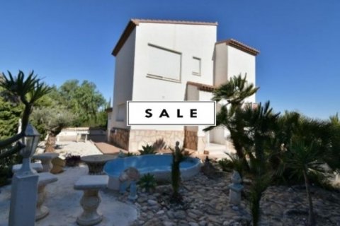 Villa till salu i Calpe, Alicante, Spanien 4 sovrum, 280 kvm. Nr. 45497 - foto 2