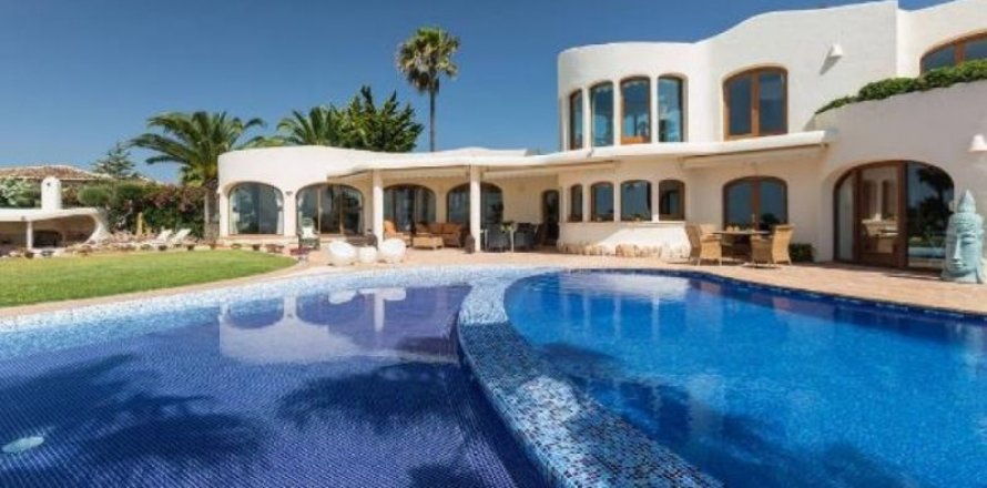 Villa i Benissa, Alicante, Spanien 4 sovrum, 652 kvm. Nr. 45496