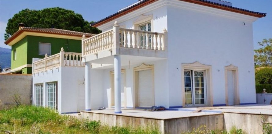 Villa i Denia, Alicante, Spanien 2 sovrum, 200 kvm. Nr. 46035