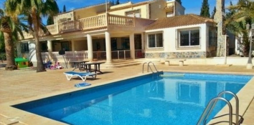 Villa i Alicante, Spanien 6 sovrum, 450 kvm. Nr. 45369