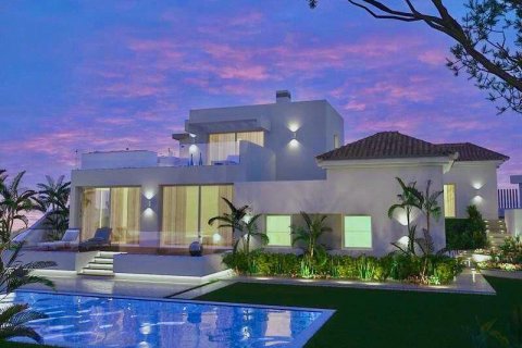 Villa till salu Moraira, Alicante, Spanien 3 sovrum, 280 kvm. Nr. 43095 - foto 1
