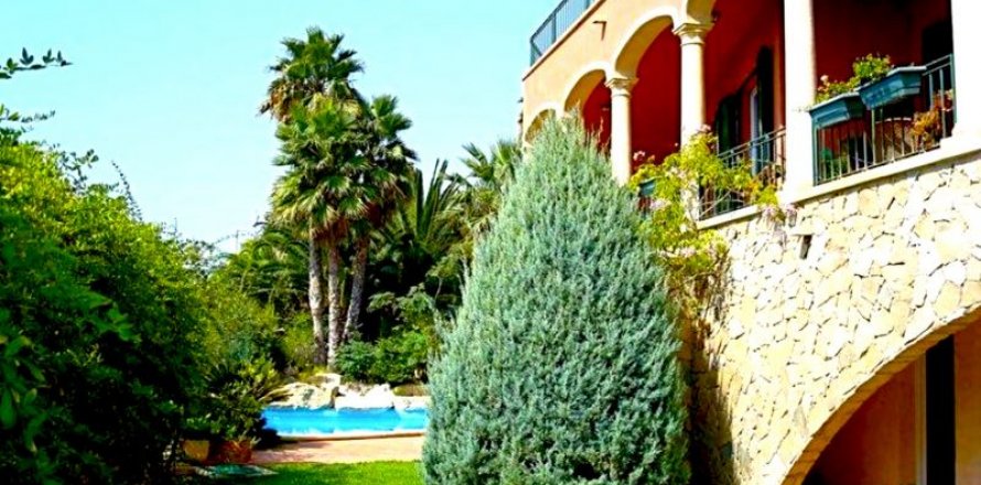 Villa i Alicante, Spanien 6 sovrum, 675 kvm. Nr. 41609